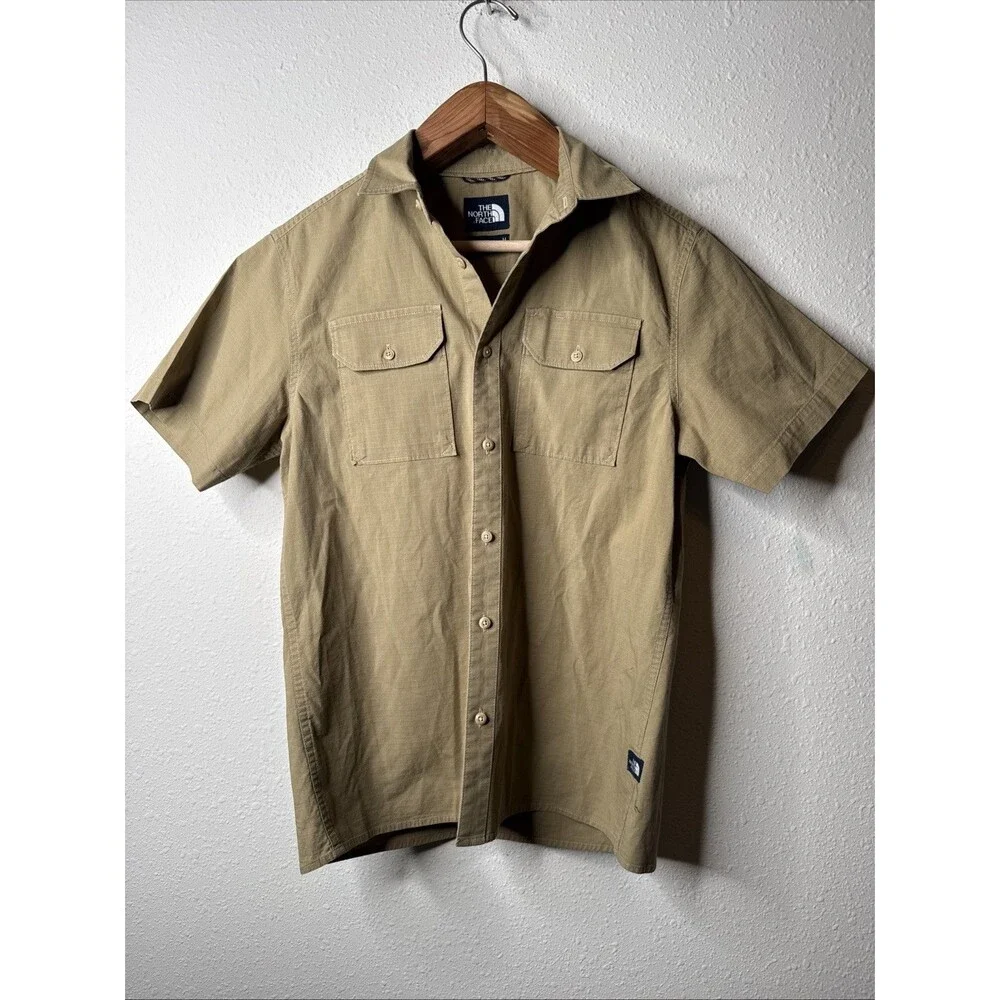 The North Face Mens Medium Short Sleeve Ripstop Button Up  Shirt, Camel Tan